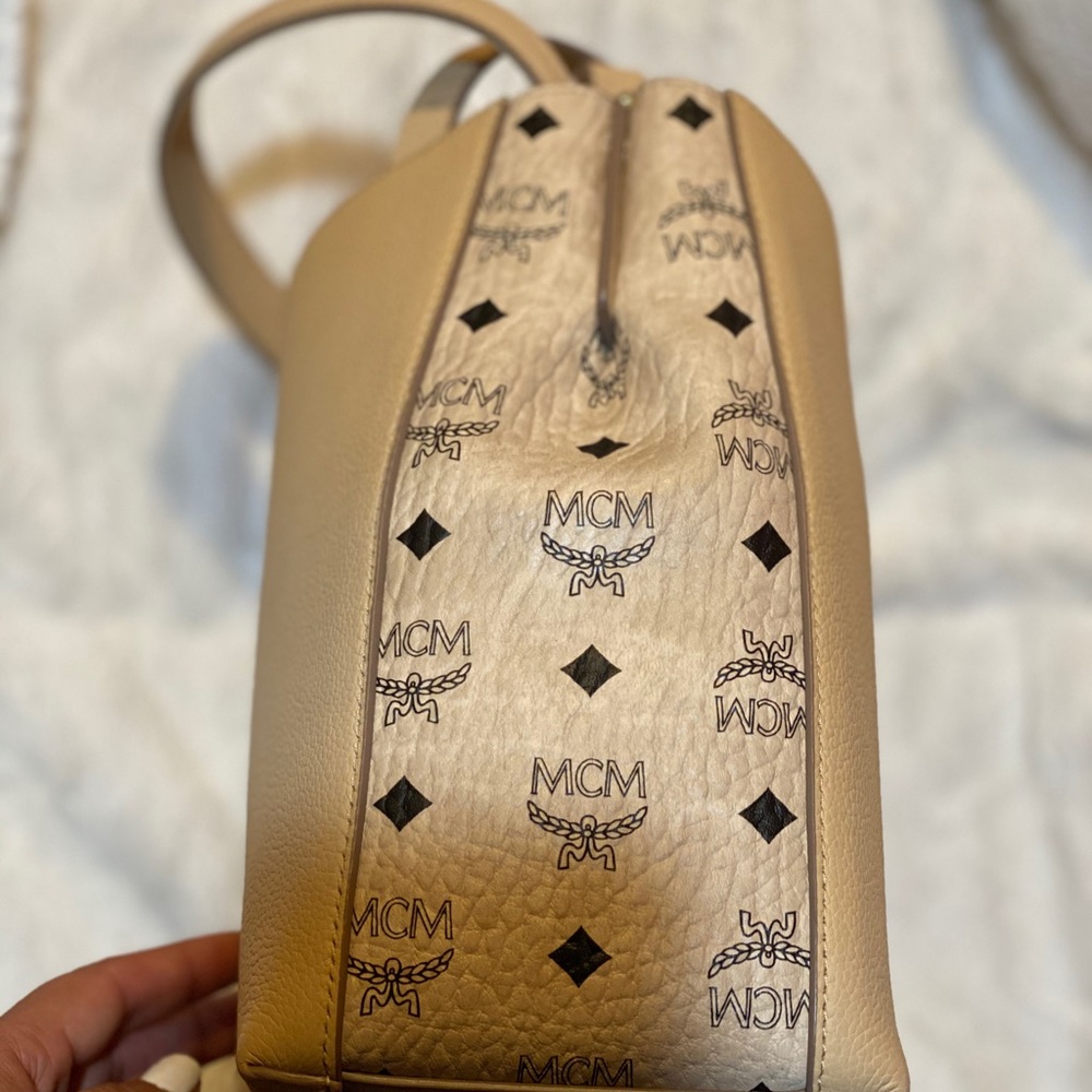 Mcm Sarah Visetos beige canvas hobo bag NWT - Picture 4 of 6